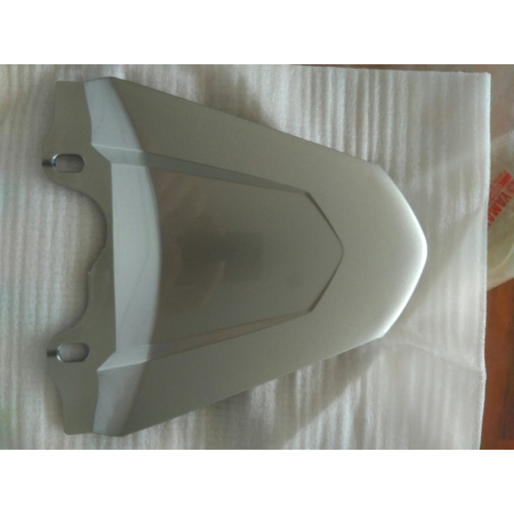 Mu rùa (Ốp đuôi) Sirius Yamaha Bạc