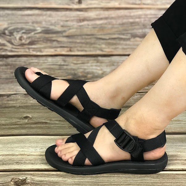 Giày Sandal Couple Quai Dù Nam Nữ Kiểu Xỏ Ngón Quai Chéo Kiểu Dáng Truyển Thống