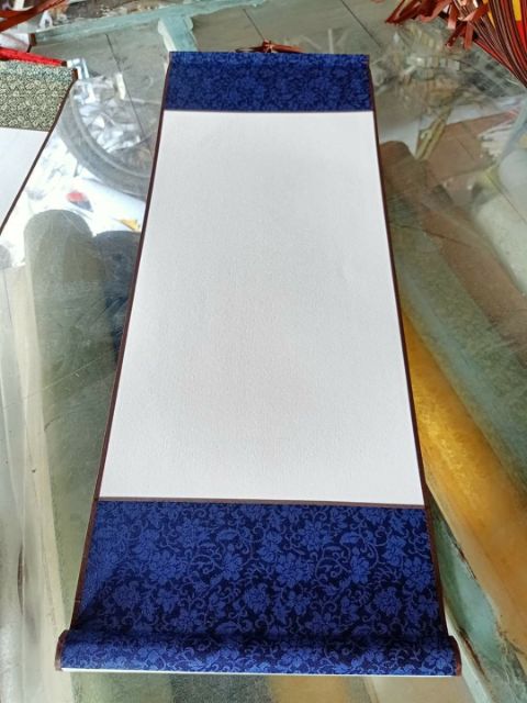 Biểu lụa thư pháp