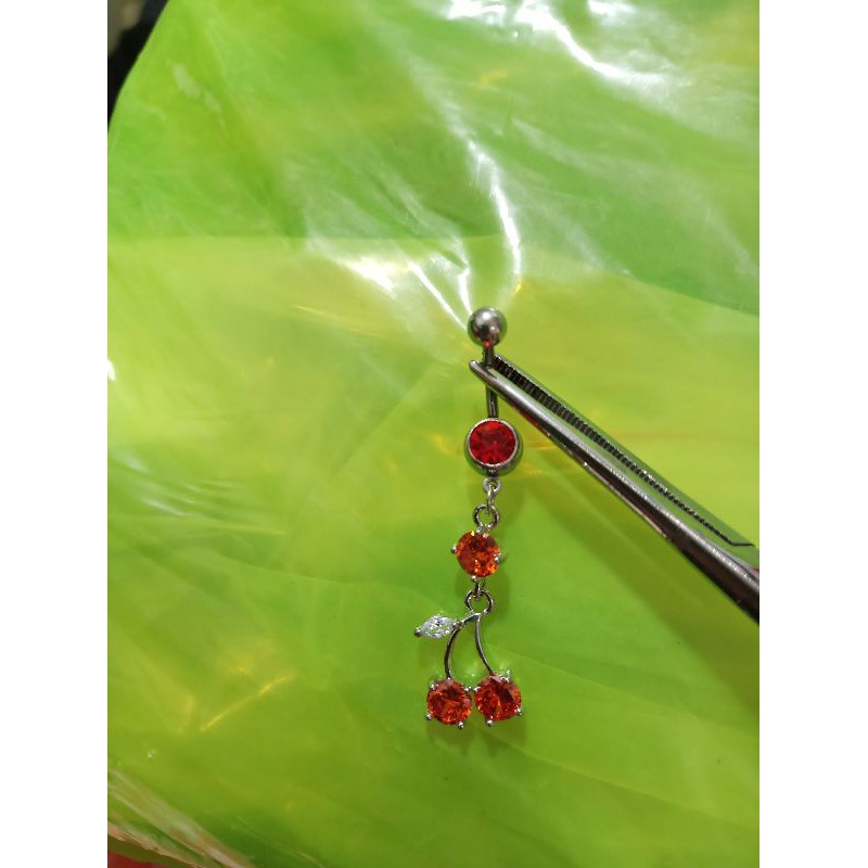 Khuyên rốn đá đỏ đẹp