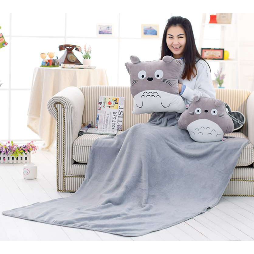 Bộ chăn gối Totoro 1x1.7m Vừa có thể dùng làm gối ôm + có chăn để đắp và có thể giữ ấm đôi tay nữa