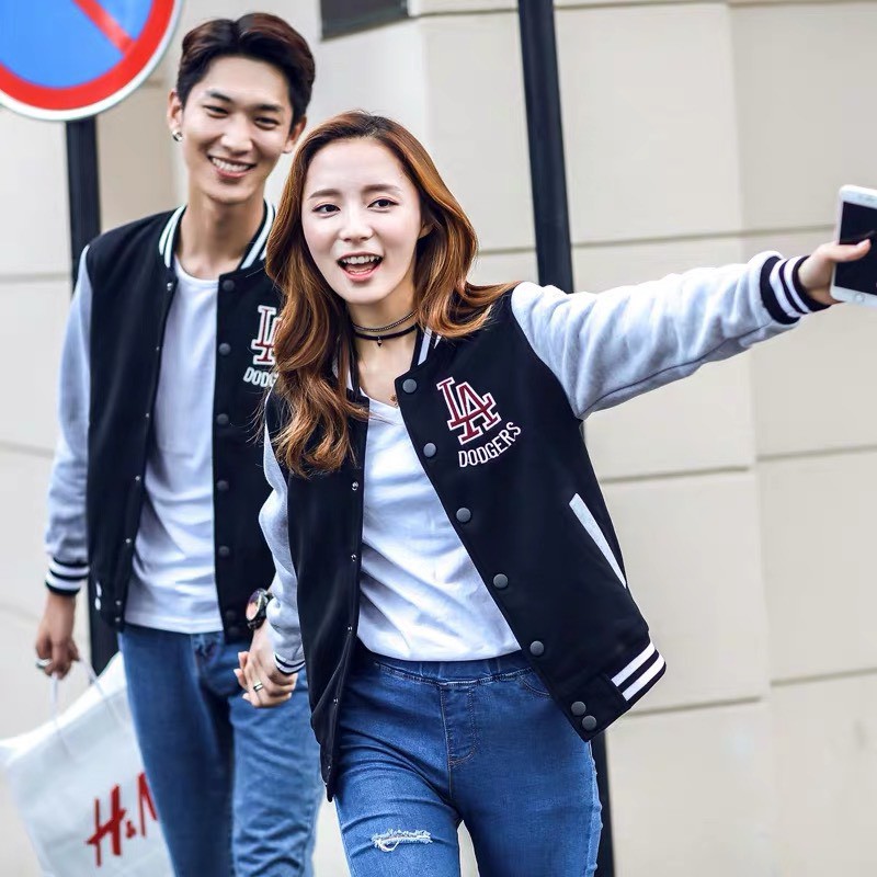 Áo khoác bomber nỉ unisex phối tay khác màu cá tính | BigBuy360 - bigbuy360.vn