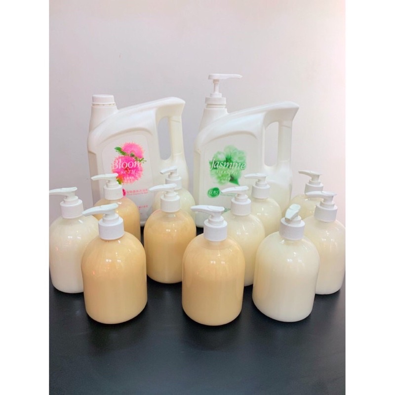 Sữa tắm Joyce &Doll can 4l mẫu cũ.Chuẩn chính hãng spa.