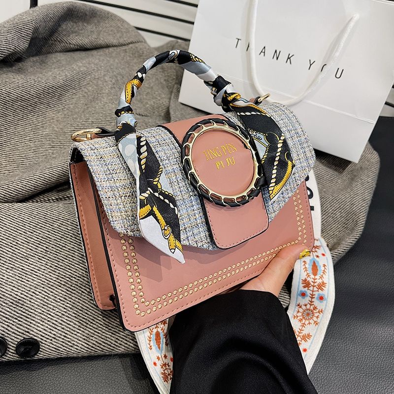 Túi xách nữ dáng vuông nhỏ gọn dễ phối đồ thời trang 2022