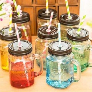 Cốc thủy tinh kèm ống hút