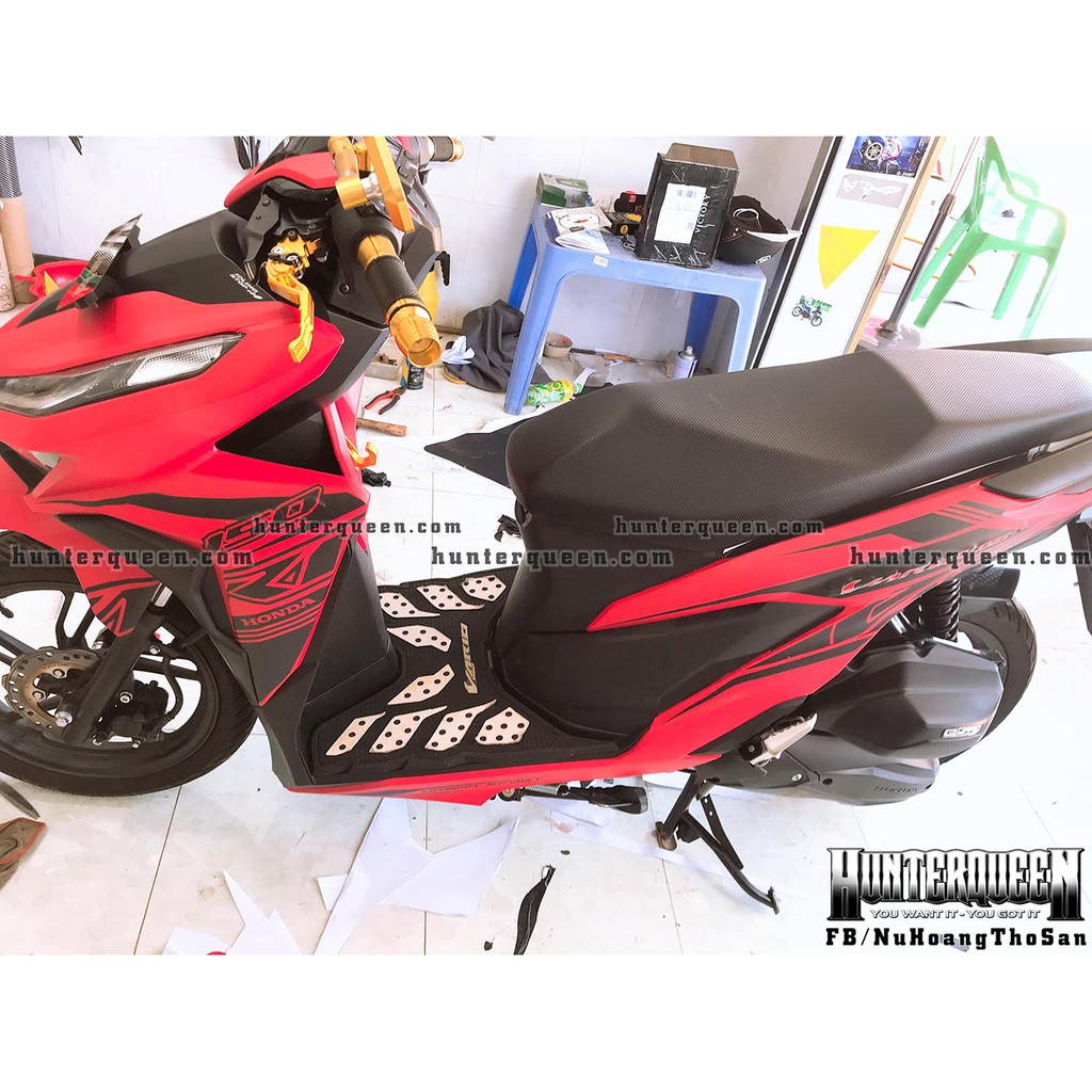 Tem xe Vario 2018. Đỏ đen nhám. Decal chất lượng, cao cấp, bền đẹp.