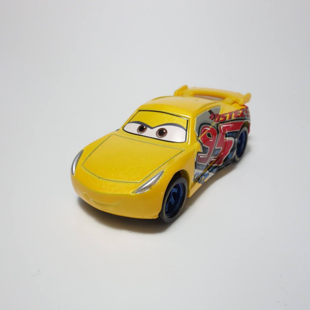 Xe mô hình Tomica CruzRamirez - Cars 3