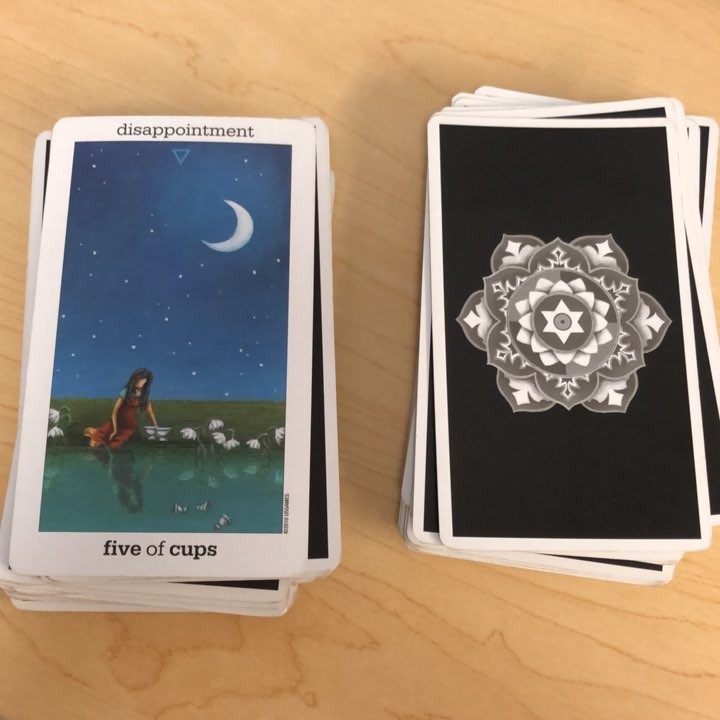 Bộ bài Sun and Moon Tarot (Guu Tarot Shop)