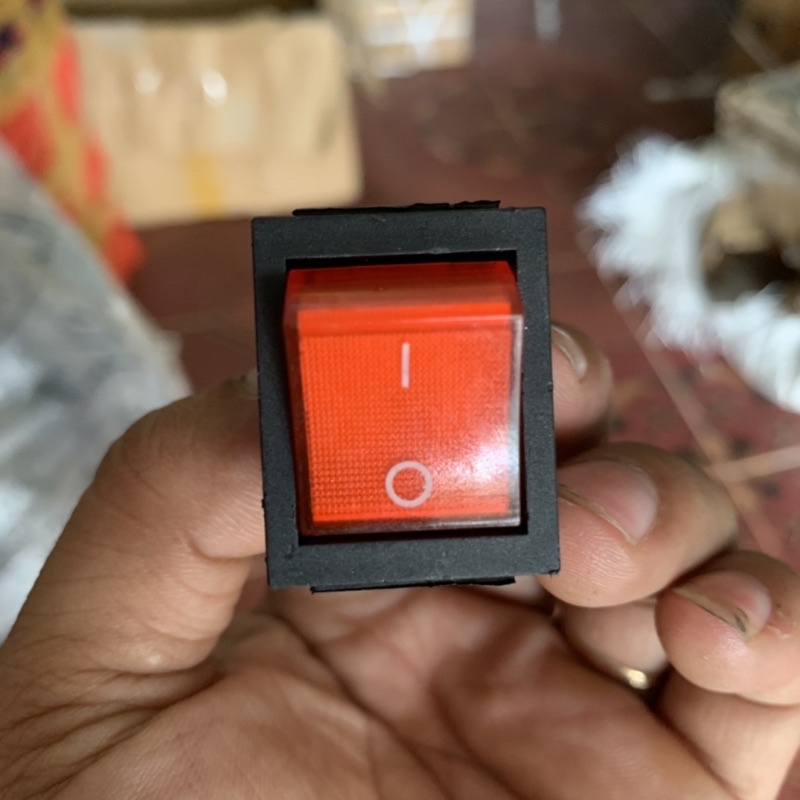 Công Tắc Bập Bênh 2 Chân và 4 Chân