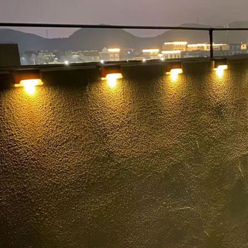 Đèn Led S0lar Gắn Hàng Rào Sân Vườn