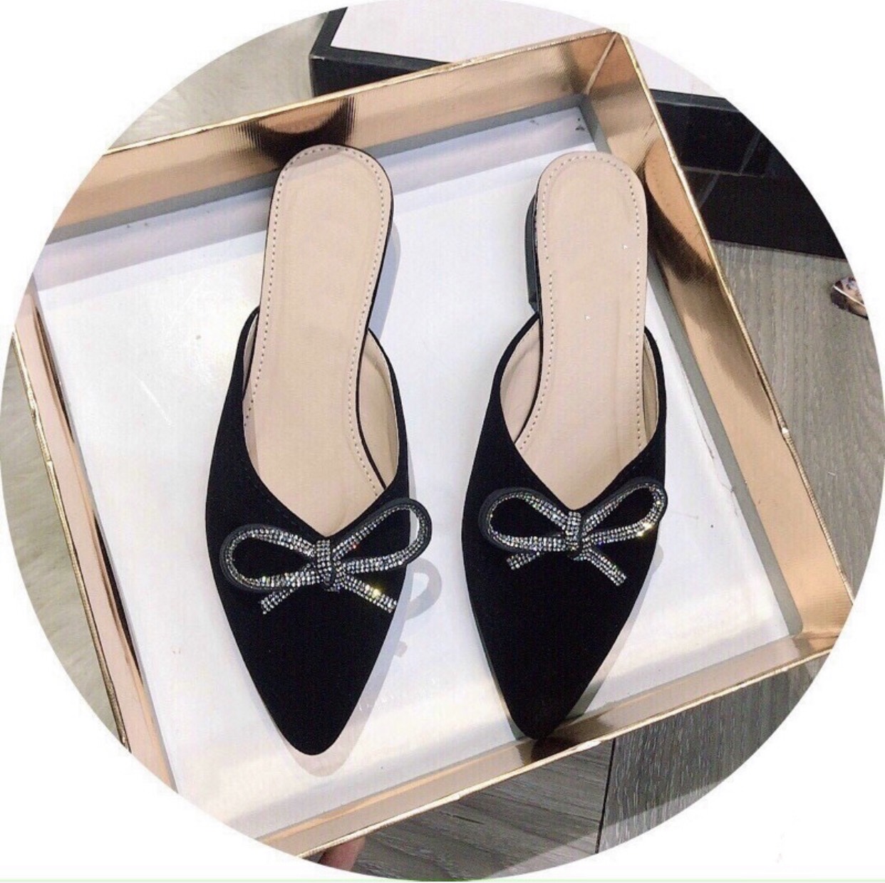 [Ảnh thật] Giày sục nữ mũi nhọn đế 2p đính đá xinh xắn da mềm êm chân-SU13 | BigBuy360 - bigbuy360.vn