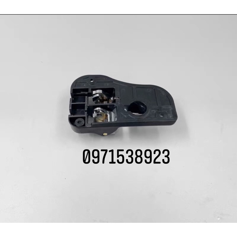 TAY MỞ CỬA TRONG KIA CARENS 2006-2016 HÀNG CAO CẤP 826101D010 826201D010
