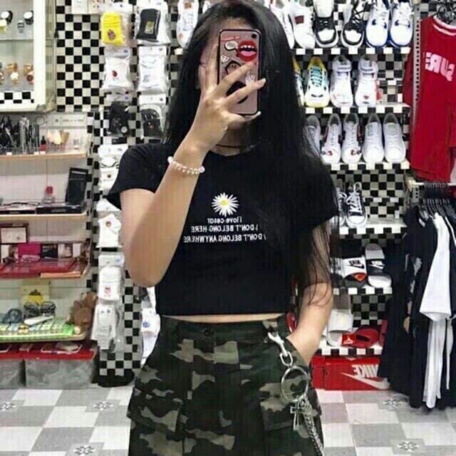 Áo croptop thêu hoa