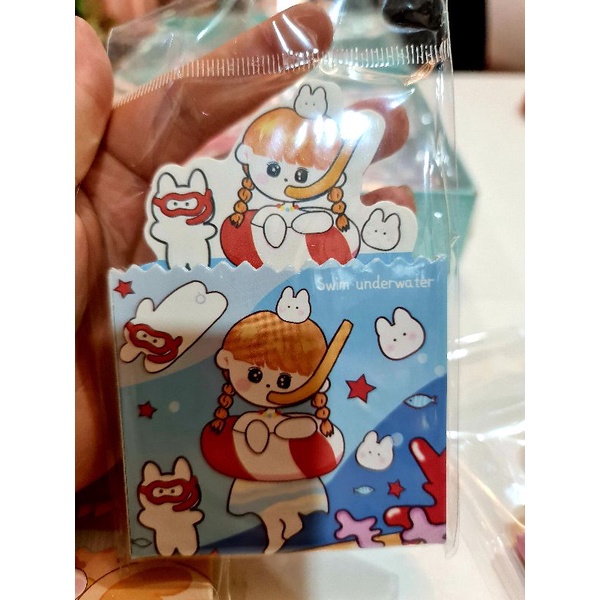 Thếp giấy note có giá đỡ, hộp đựng hình dễ cưng.