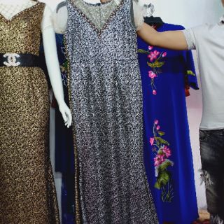 Đầm trung niên dạ hội