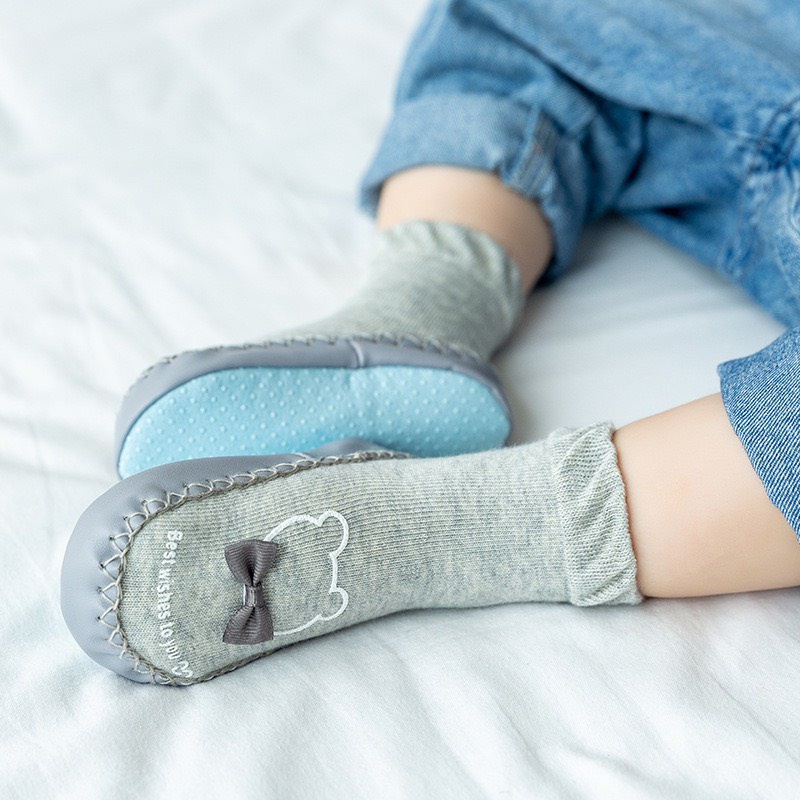 Giày bốt tập đi Jasmine Baby in hình gấu thỏ