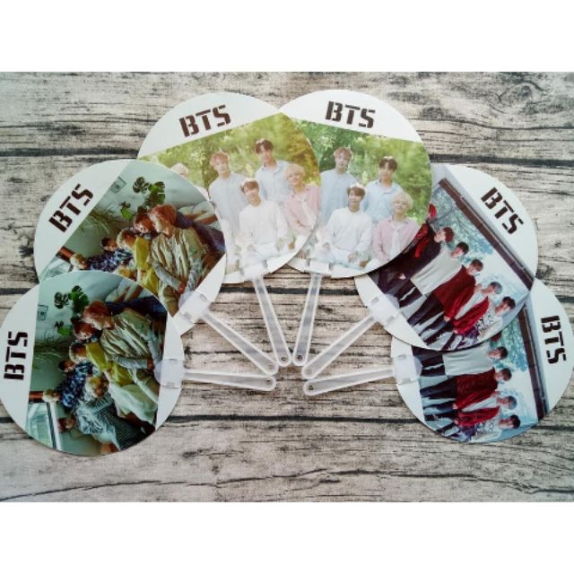 Quạt cầm tay BTS