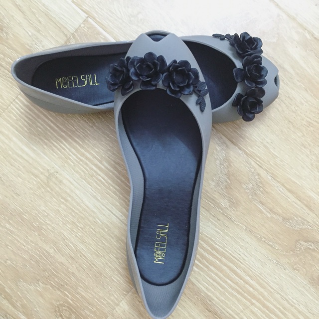 Giày nhựa đính hoa. Hàng Order 5 ngày. Hãy xem đánh giá và ảnh thật sản phẩm nnhé 🎉 | BigBuy360 - bigbuy360.vn