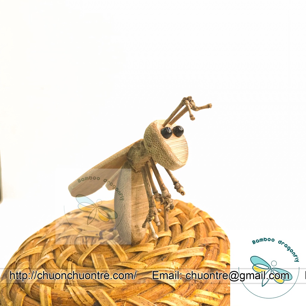 Con Ong mô hình bằng tre- trưng bày- handmade