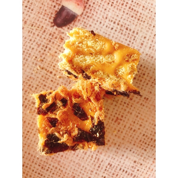 Bánh bông tuyết trứng muối chà bông