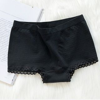 QUẦN CHÍP NÂNG MÔNG VIỀN REN