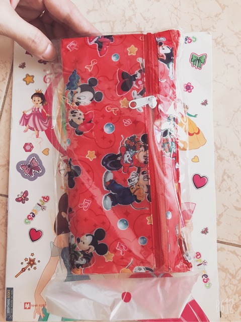 Bóp viết BTS, người nhện, chuột mickey