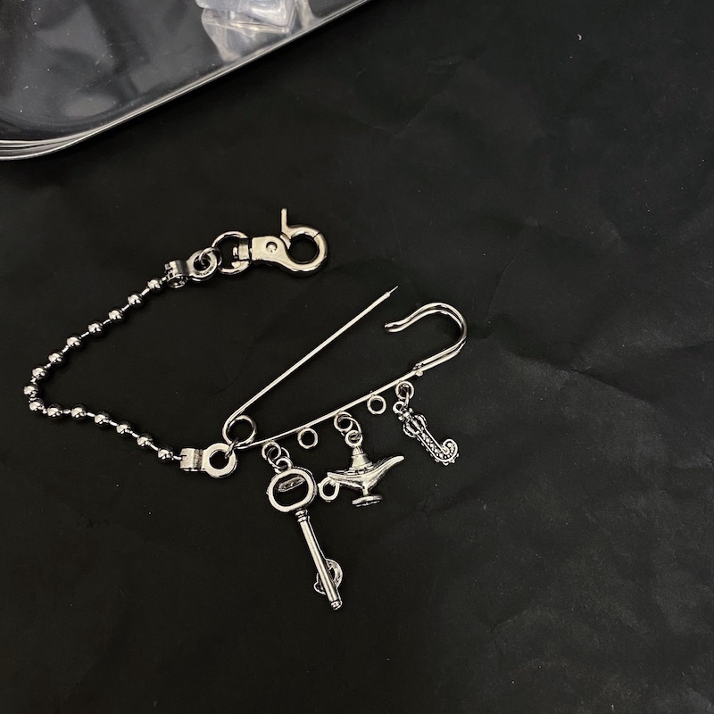 Ghim Cài Áo Hình Đèn Thần Kỳ 22189 Thời Trang Cá Tính Dành Cho Nam Nữ