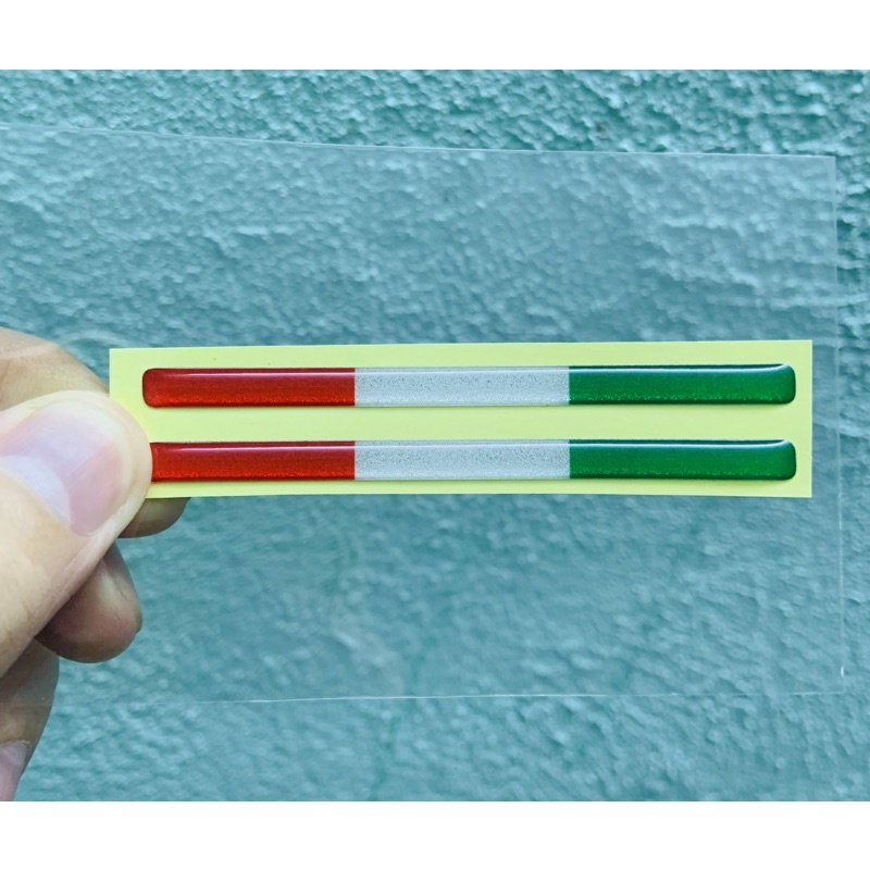 Tem 3 sọc phản quan dán được cho tất cả các dòng xe.