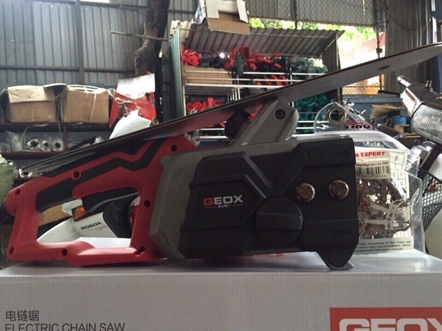 Máy cưa xich Geox