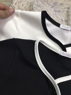 Áo kiểu croptop nút tàu