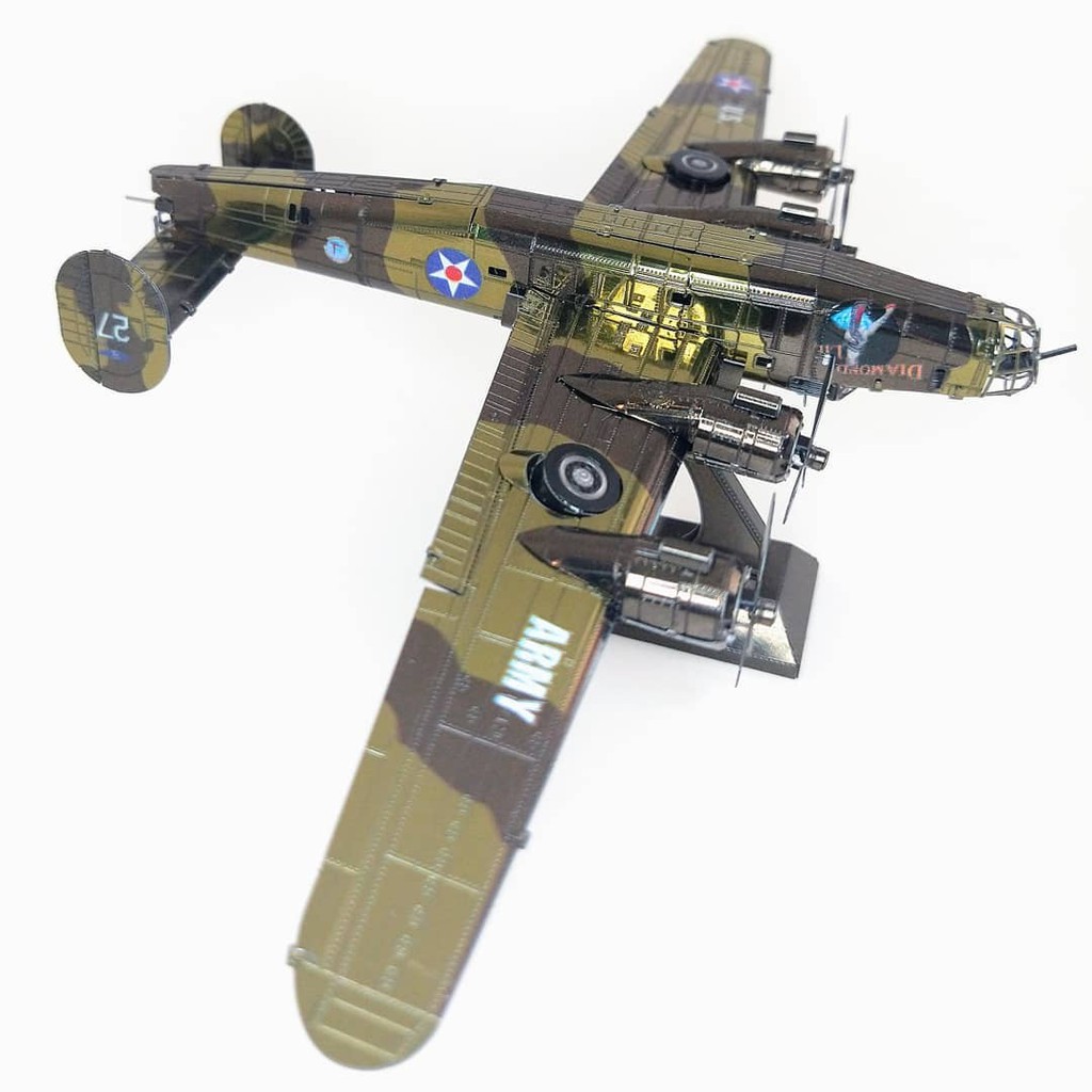 Mô Hình 3D Kim Loại Lắp Ráp Máy Bay Ném Bom B-24 Liberator
