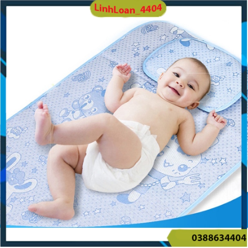 Bộ chiếu gối điều hòa cho bé được làm từ sợi mây tổng hợp, những sợi mây mềm đan xen lỗ thông khí tạo cảm giác thoáng má