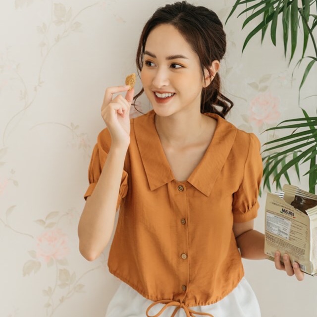 Áo cổ sen vuông