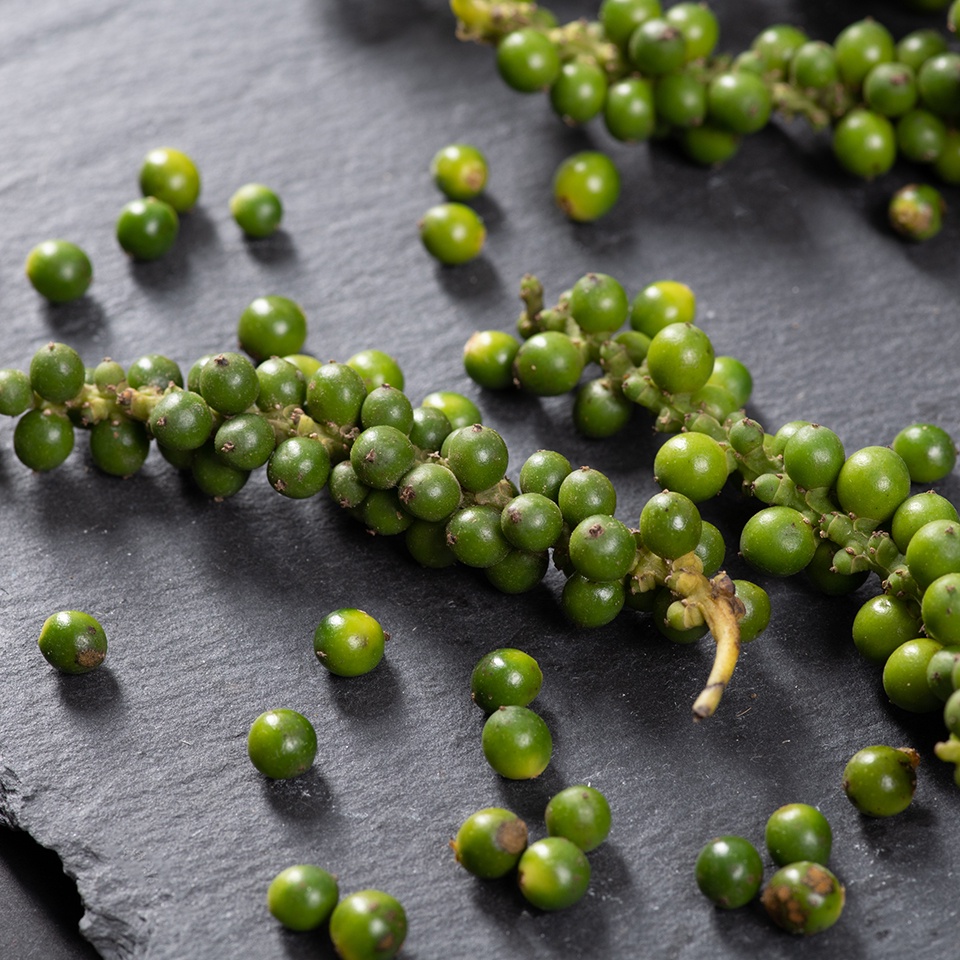 [HCM] Tiêu Xanh Tươi Thơm Ngon G1914 GENSEA Food Nguyên Chùm Chuẩn Sạch