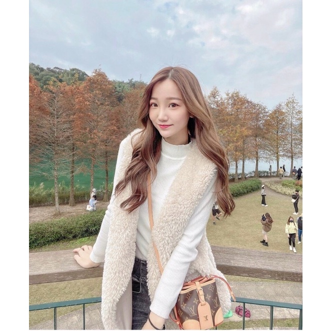 ✨✨Túi Rút LV phong cách thời trang NEW Bên trong lót đỏ , dây đeo chắc chắn, khoá logo