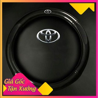 Bọc vô lăng cao cấp carbon logo Toyota