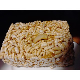 Cốm gạo đậu phộng + nước cốt dừa + cơm dừa bào + gừng giã nhuyễn, chính gốc Bến Tre