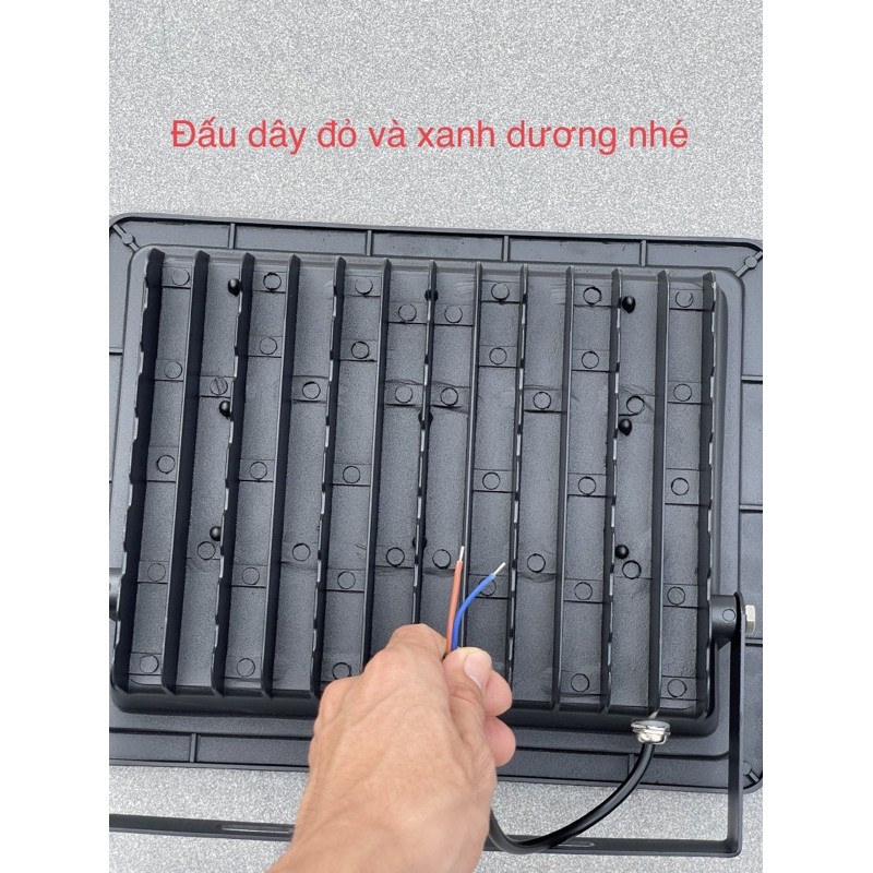 Đèn pha led 200W ánh sáng vàng chuyên công trình ngoài trời, trang trí sân vườn, bảng hiệu vỏ nhôm dày chống nước ip65