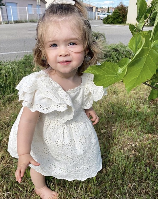 Váy ren trắng Zara hè 2020 vợt sale