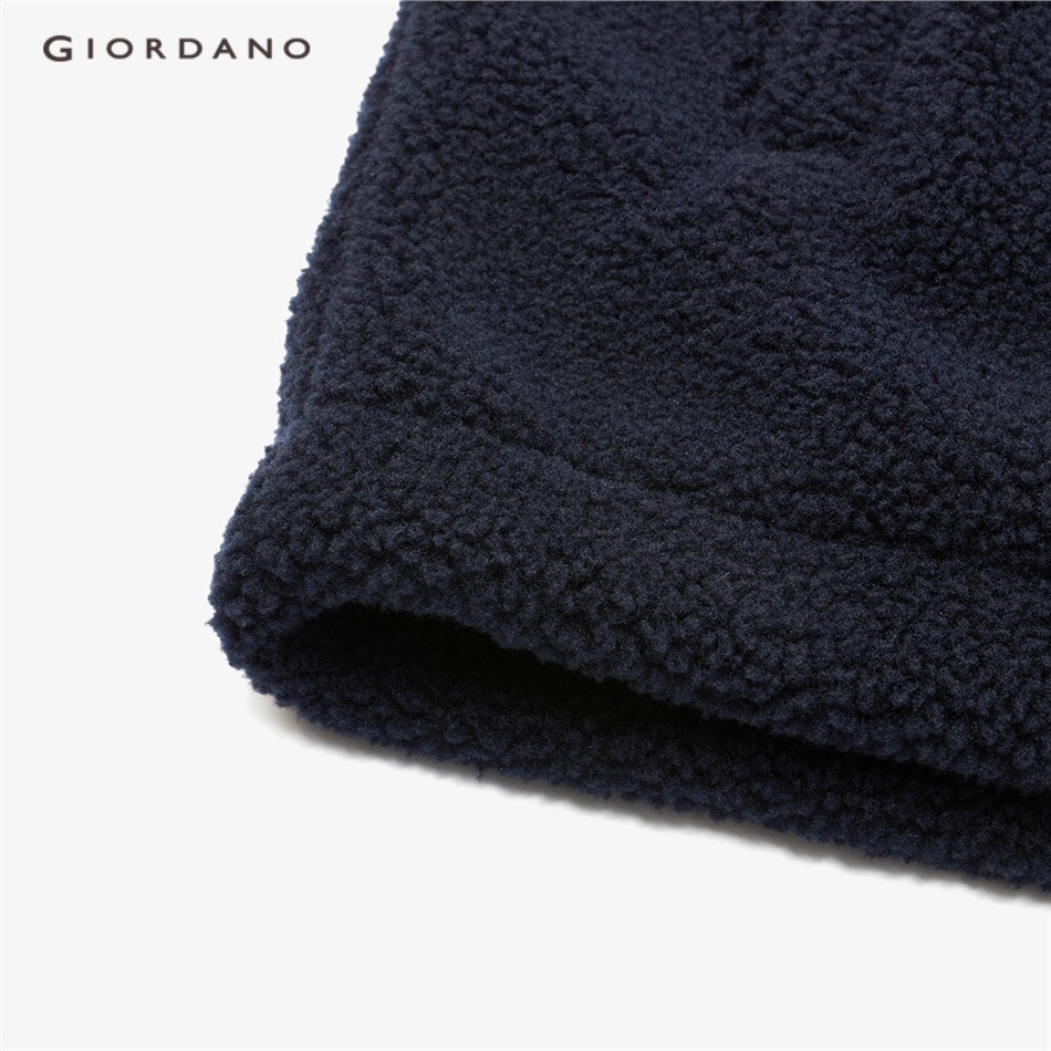 Áo khoác lông cừu Berber GIORDANO 01072863 cổ đứng phối huy hiệu cho nam