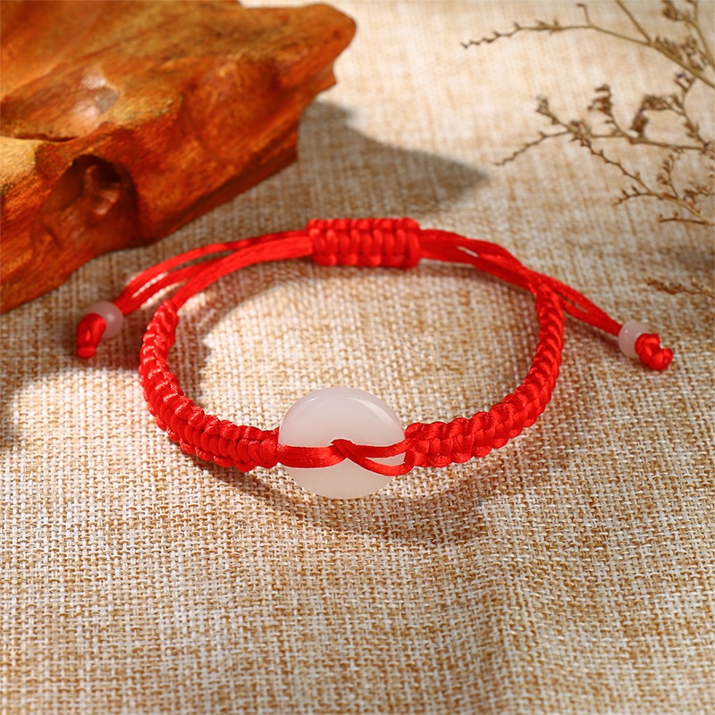Vòng Tay Dây Đỏ May Mắn Cho Cặp Đôi