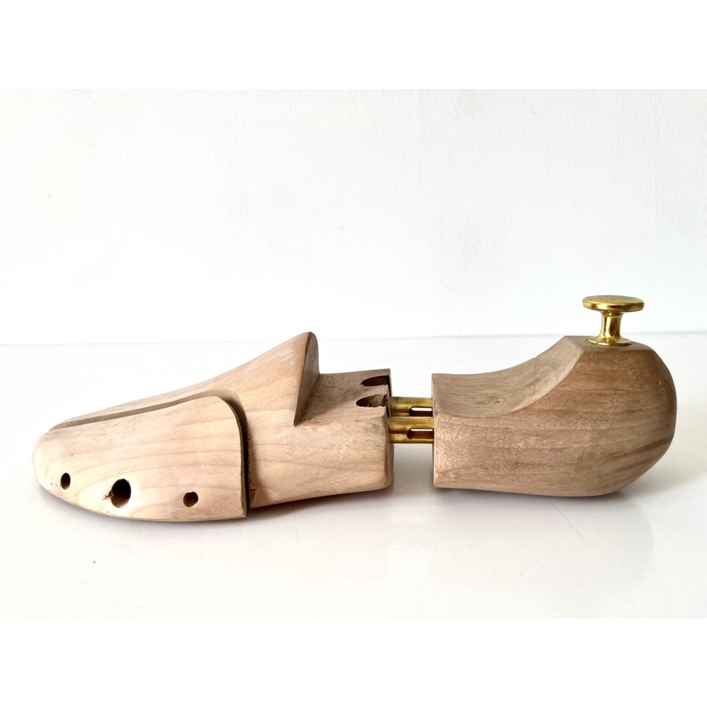 Shoes Tree - Cây giữ form cho giày da công sở