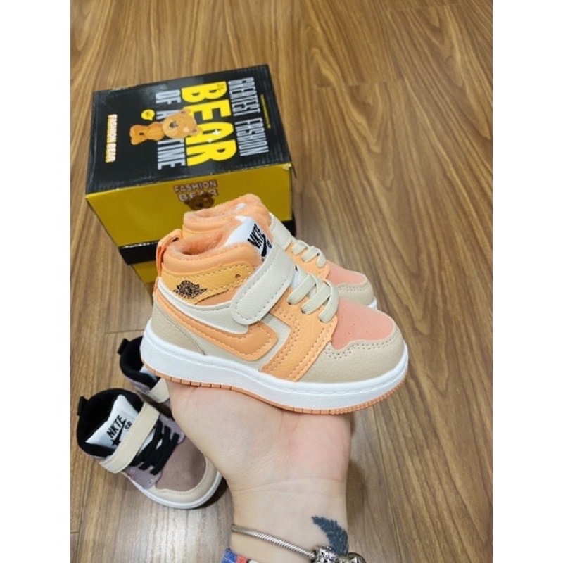 Giày Jordan cho bé