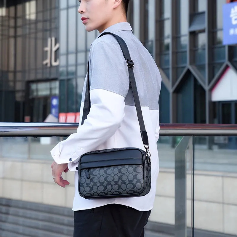 Túi đeo chéo phong cách unisex cho nam và nữ khi đi biển