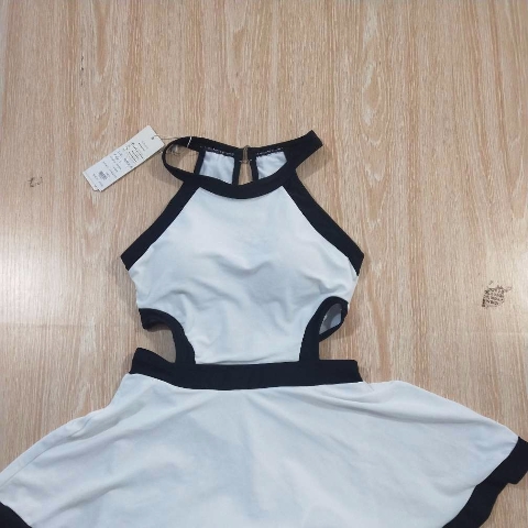 Bộ bikini liền váy trắng viền đen cho cả bé và mẹ | BigBuy360 - bigbuy360.vn