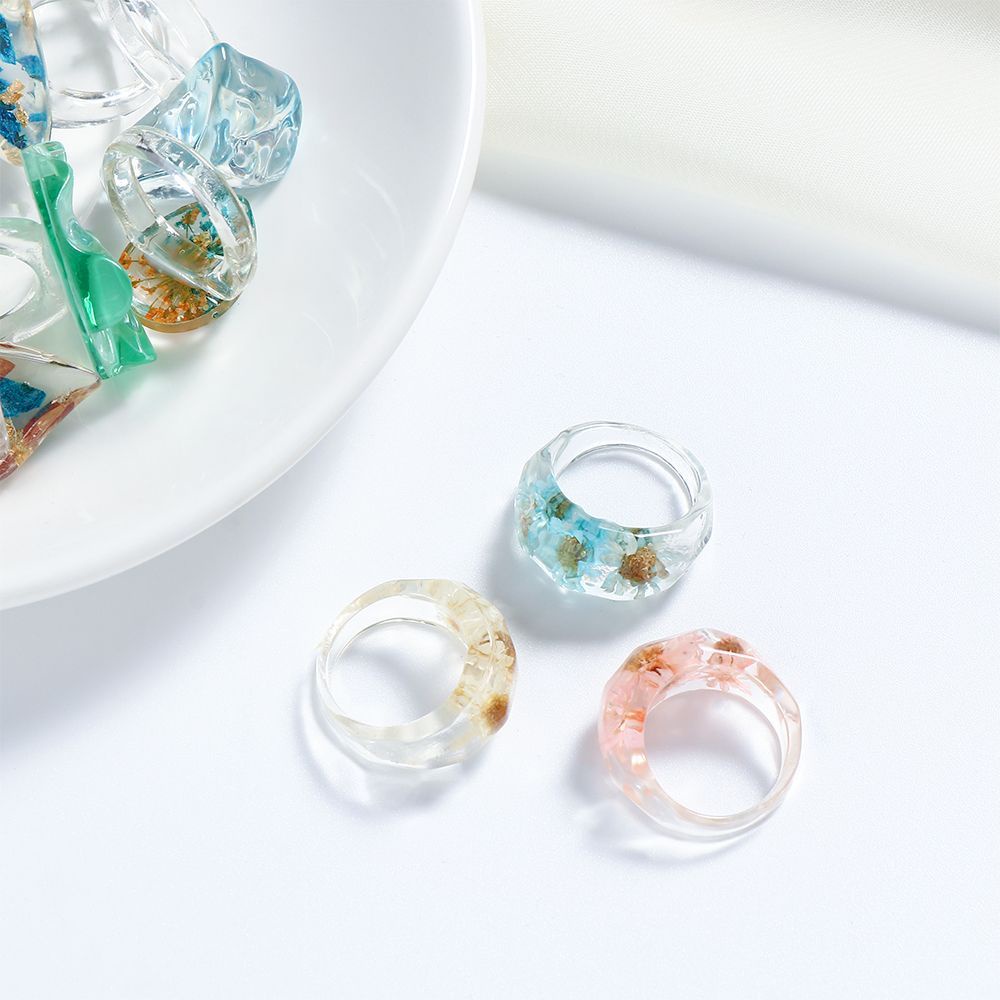 Nhẫn đeo tay nhựa resin trong suốt họa tiết hoa khô tự nhiên dành cho nữ