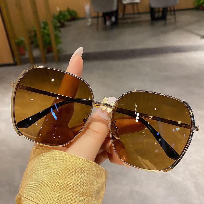 Kính Mát Gọng Tròn Kim Loại Chống Tia UV Thời Trang Đi Biển Mùa Hè Dành Cho Nữ