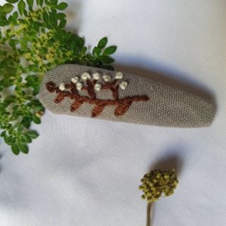 Kẹp tóc thêu tay handmade