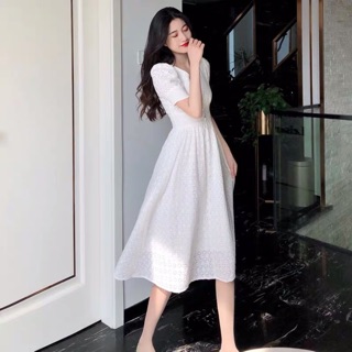 (Order) Váy trắng cổ vuông thanh lịch