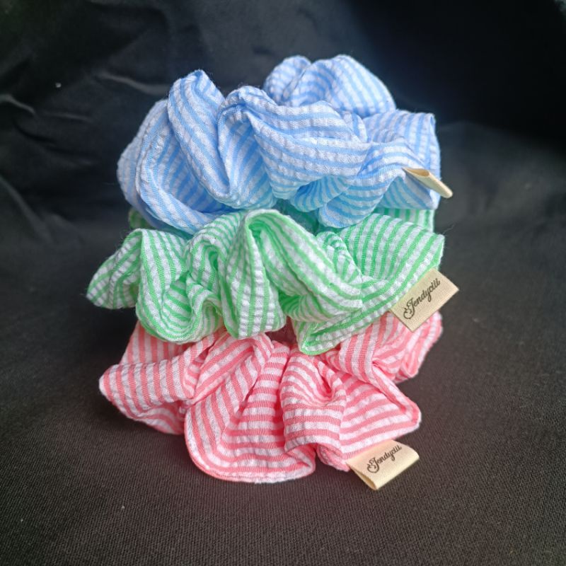 Cột tóc, scrunchies thô xốp kẻ nhà Jendyciii